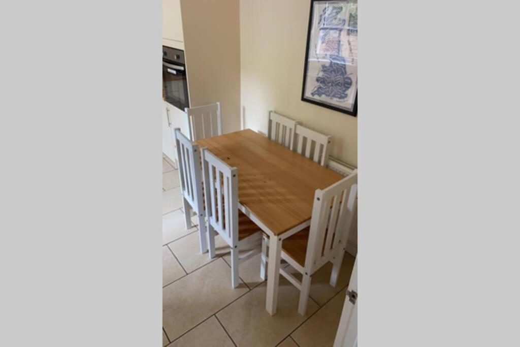 Central Townhouse וויטסטייבל מראה חיצוני תמונה